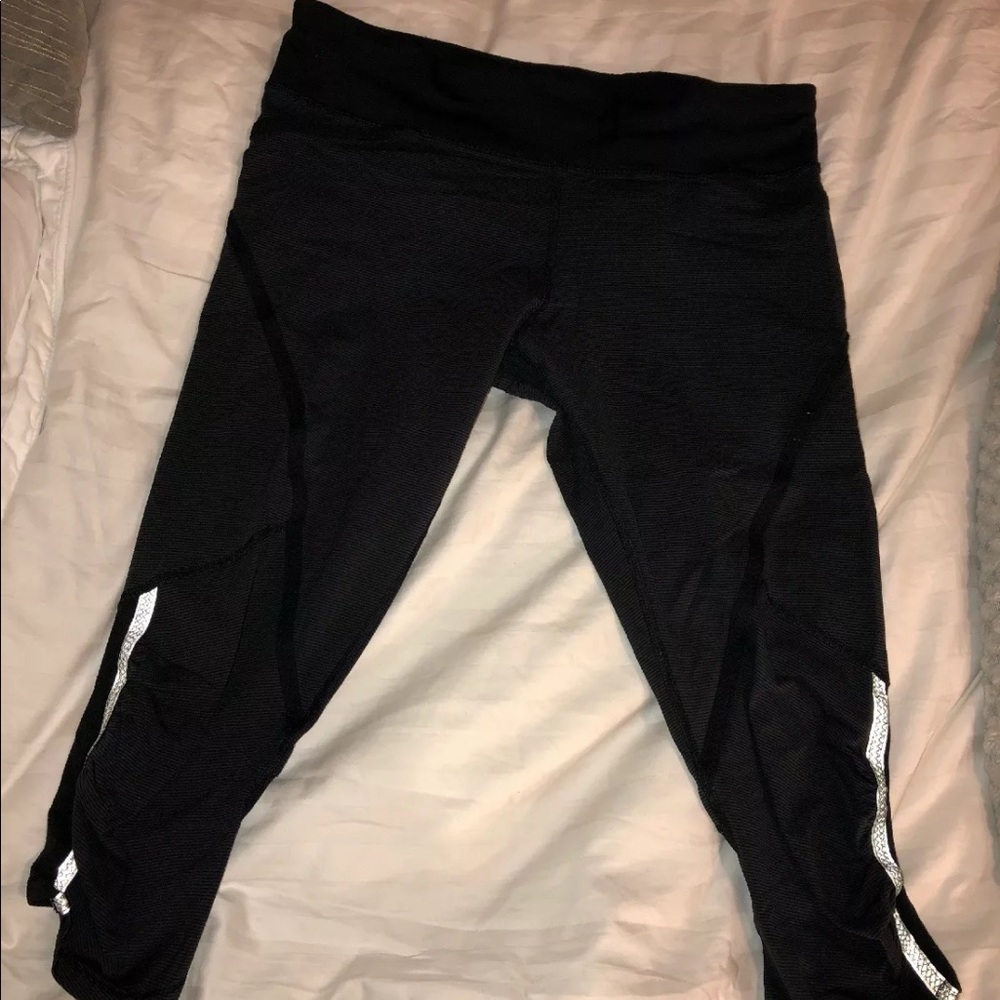 Lululemon Crop Leggings Size 8 -black/grey